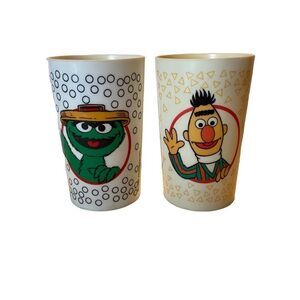 Peter Pan Industries lot of 2 Sesame Street Drinking Cups Oscar & Burt / Ernie